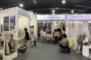 乐业优+招聘会冒雨举行！600余市民求职，政企商合力提供一站式就业支持