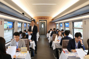 列车招聘会创新就业服务，求职者与企业双向奔赴超便捷