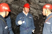 5月26日鞠超深入新立矿检查安全生产工作并提要求