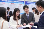 新余招聘会摆摊送岗，年轻人逛街顺便找工作